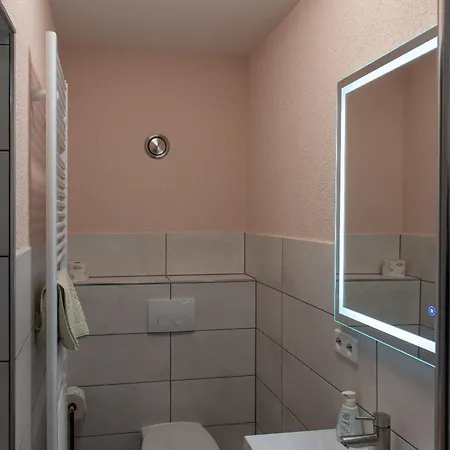 Top-moderne Und Auf Frueherem Wunderschoenen Bauernhof Im Elbe-elster-kreis In Brandenburg Bei Herzberg-elster, Schoenewalde, Holzdorf 쇼네발데