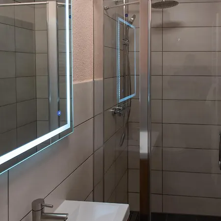 Top-moderne Und Auf Frueherem Wunderschoenen Bauernhof Im Elbe-elster-kreis In Brandenburg Bei Herzberg-elster, Schoenewalde, Holzdorf