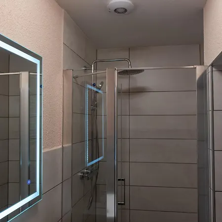 Top-moderne Und Auf Frueherem Wunderschoenen Bauernhof Im Elbe-elster-kreis In Brandenburg Bei Herzberg-elster, Schoenewalde, Holzdorf Apartment