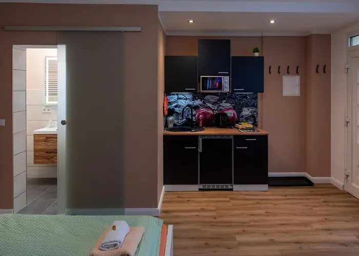 Top-moderne Und Auf Frueherem Wunderschoenen Bauernhof Im Elbe-elster-kreis In Brandenburg Bei Herzberg-elster, Schoenewalde, Holzdorf Schönewalde